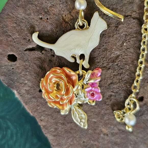 🐈Darling🩷🐈KITTY CAT Mismatched Earrings🐈🩷- NWOT - Picture 8 of 12